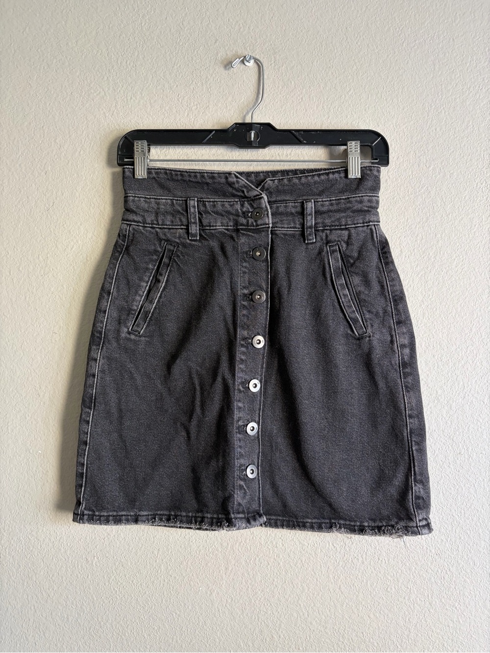 Pilcro and the Letterpress at Anthropologie washed black denim mini skirt size 0